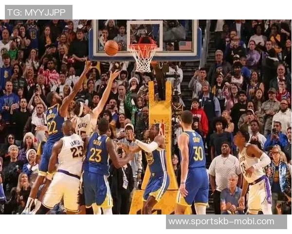 追梦吐槽圣诞大战球员高薪却频频抱怨引发热议 追梦吐槽圣诞大战球员高薪却频频抱怨引发热议